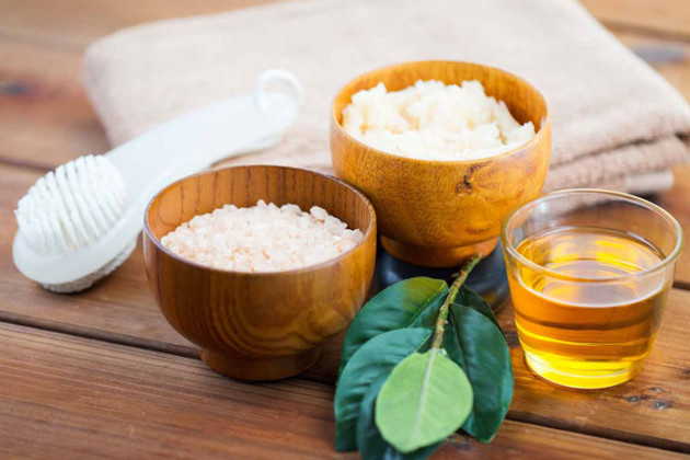 Why Should You Try Baking Soda Bath | LivingHours