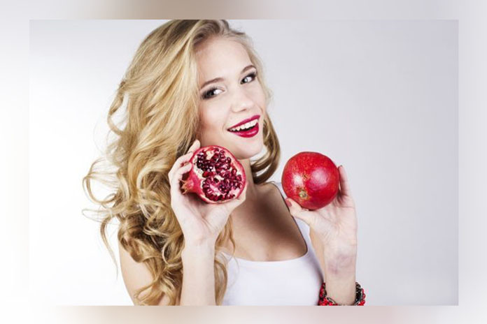 Easy Tips on How to Eat a Pomegranate