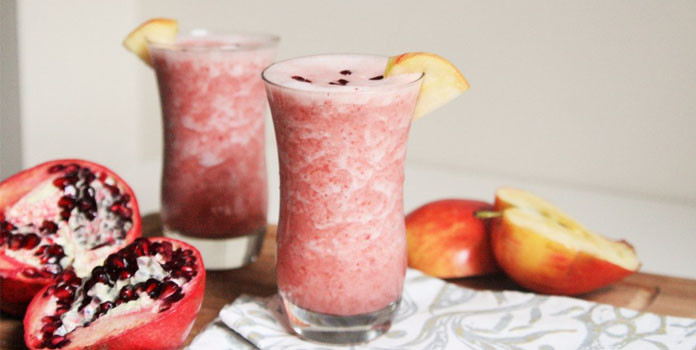 Pomegranate Smoothie with Apple and Carrots