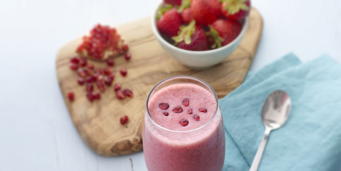 Pomegranate and Strawberry Smoothie