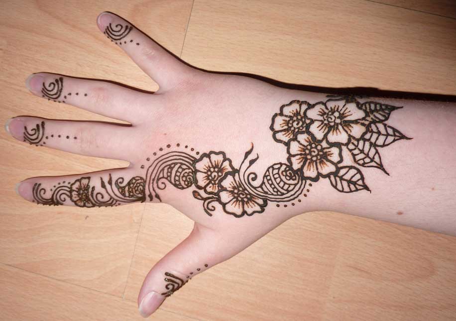 Top 25 Best Simple Mehndi Designs That You Can Try By Yourself