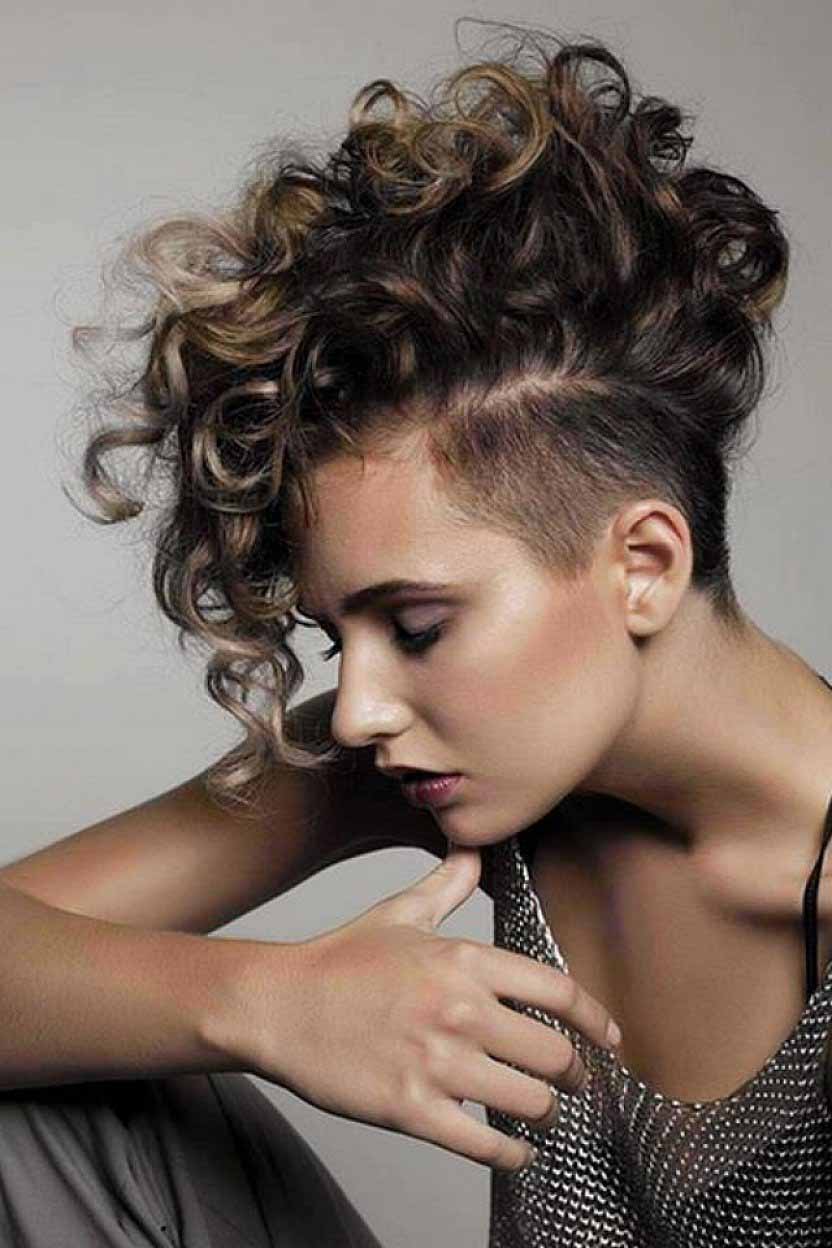 20 Short Curly Hairstyles That Are Always In Vogue