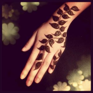 58 Simple Mehndi Designs That Are Awesome Super Easy To Try Now