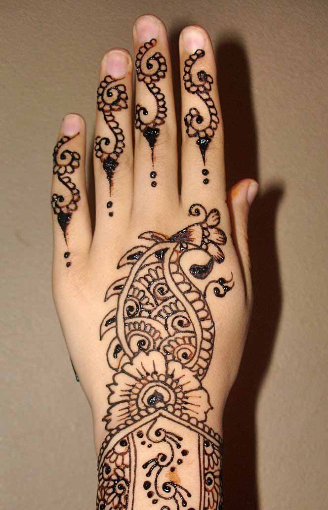 Gorgeous Back Hand Mehndi Designs To Try Livinghours