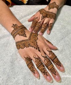 The Jewelry Look Simple Mehndi Design 