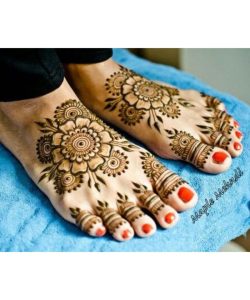 Perfect Mehndi Design for Foot