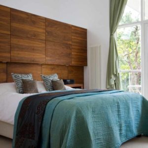 overhead-storage-for-small-bedrooms