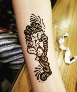 Cool Ganesh Mehndi design Simple