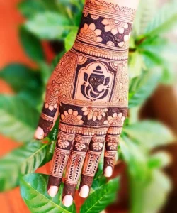 Designer Ganesh Mehndi