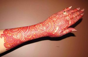 beautiful-backhand-mehndi