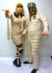 egyptian-mummy-couple-halloween-costume