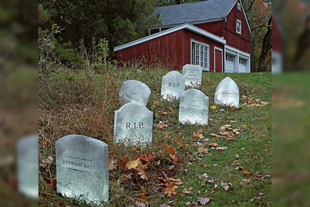 outdoor-halloween-decorations-03