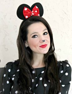 sweet-minnie-mouse-halloween-makeup