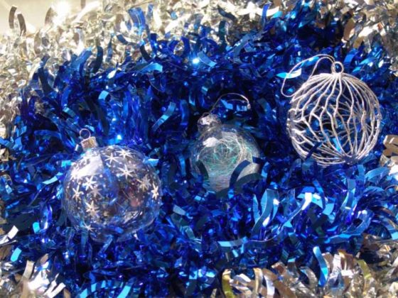 blue-christmas-tree-decoration-ideas-02
