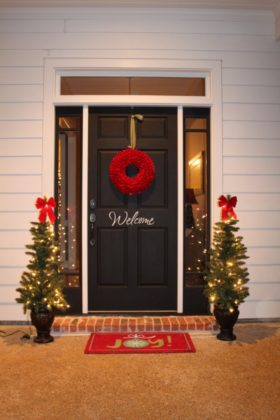 cheap-christmas-decoration-door-04