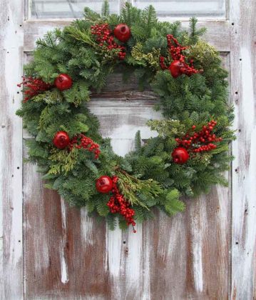 christmas-door-decoration-with-wearth