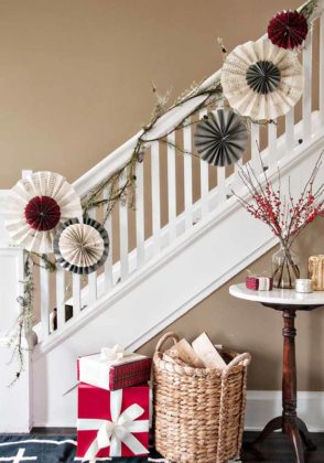 christmas-stair-decoration-08