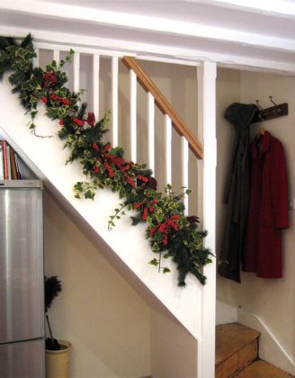 christmas-stair-decorations-02