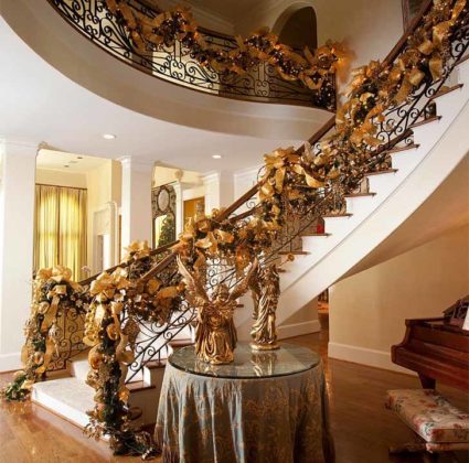 christmas-stair-decorations-17