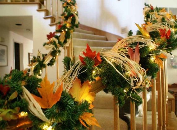 christmas-stair-decorations-18