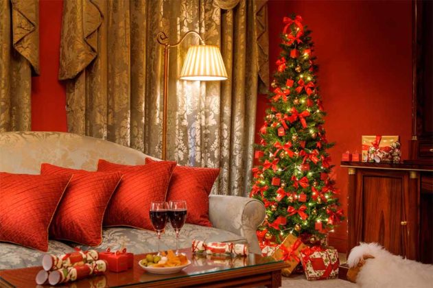 red-christmas-tree-decoration-ideas-01
