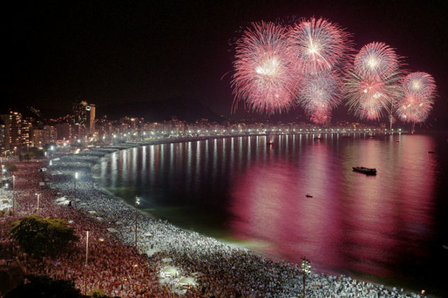 rio-de-janeiro-new-year-celebrations-copacabana-beach