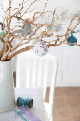 white-christmas-tree-decoration-ideas-01