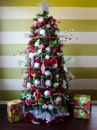 white-christmas-tree-decoration-ideas-03