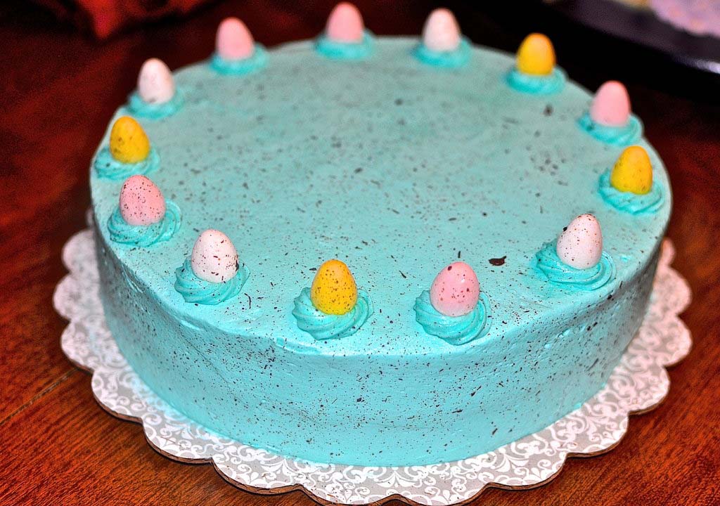 Robins Egg Cake