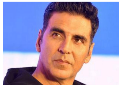 5th richest actor akshay kumar answering media questions